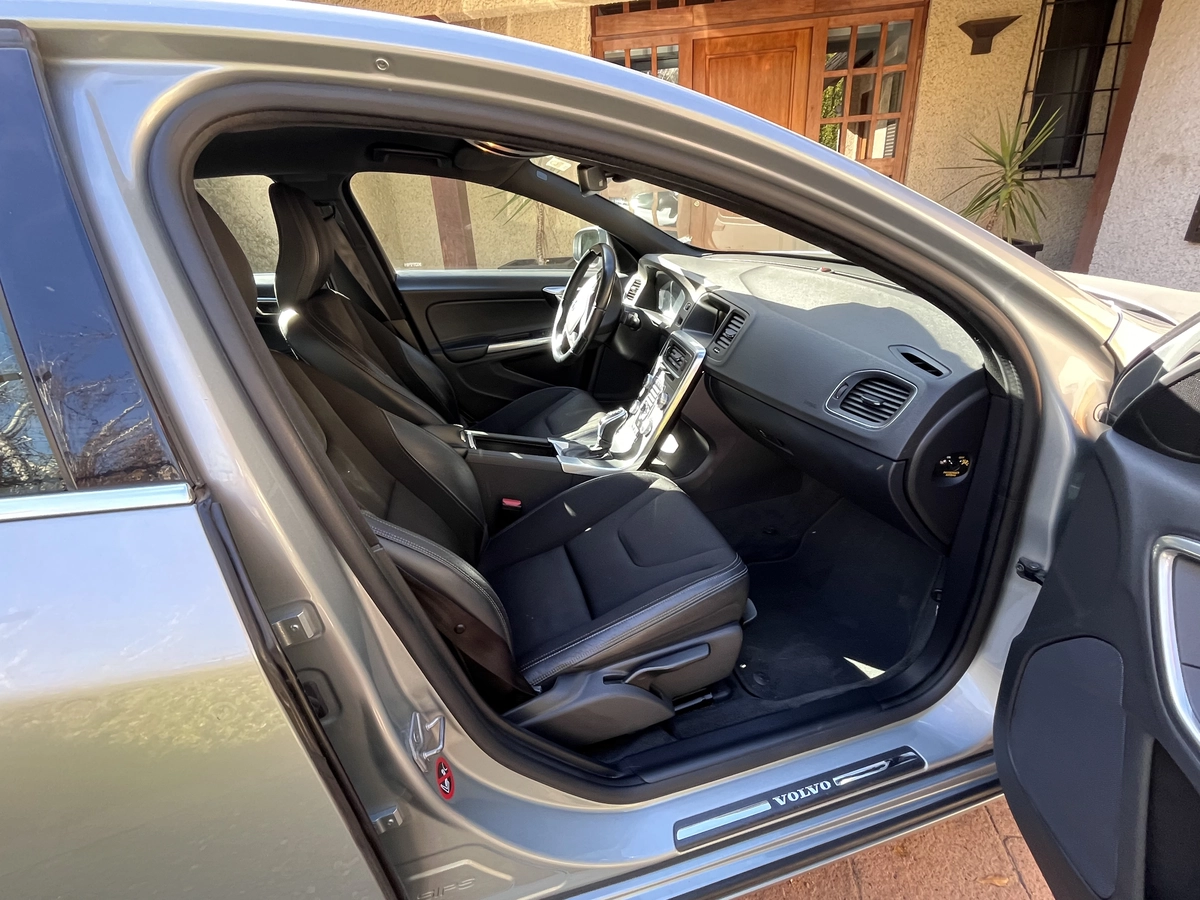 Volvo S60 R-Design 2018 en venta — foto 2